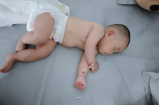 安吉宝宝老打喷嚏怎么办